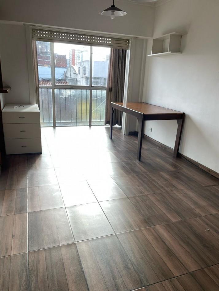 Foto de Departamento 2 ambientes a la calle - MACROCENTRO - Av. Indep - Mar del, imagen 4