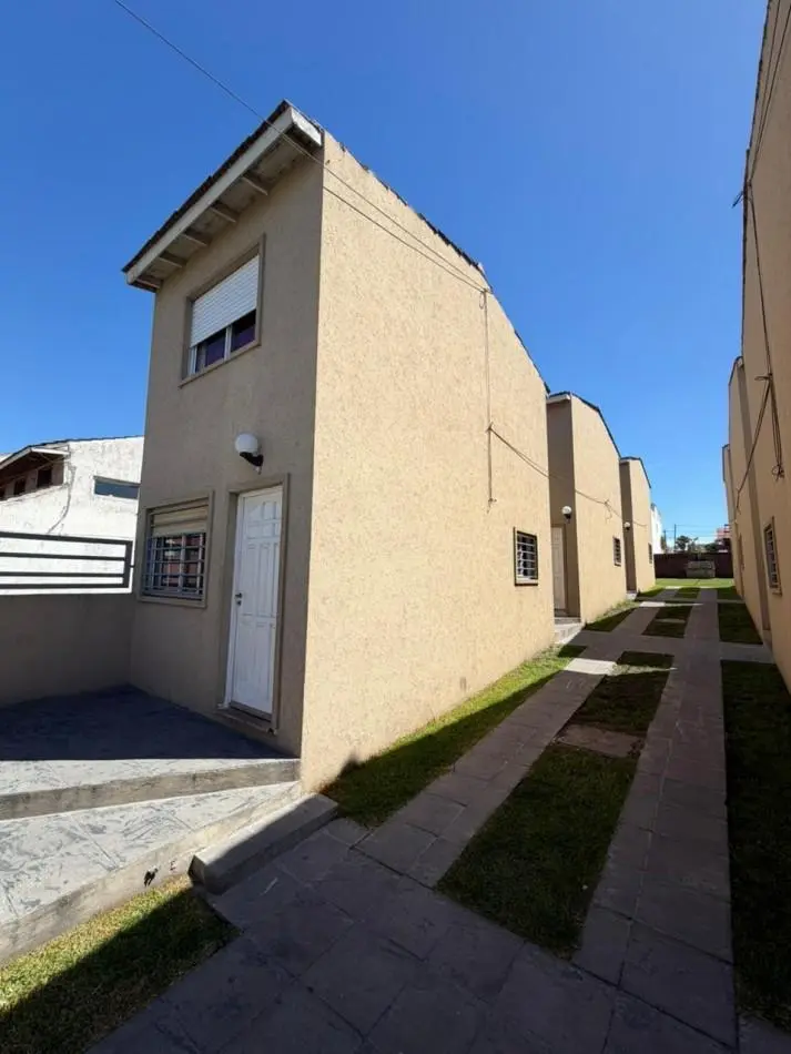 Duplex 3 ambientes a metros del mar - Barrio Faro Norte 2