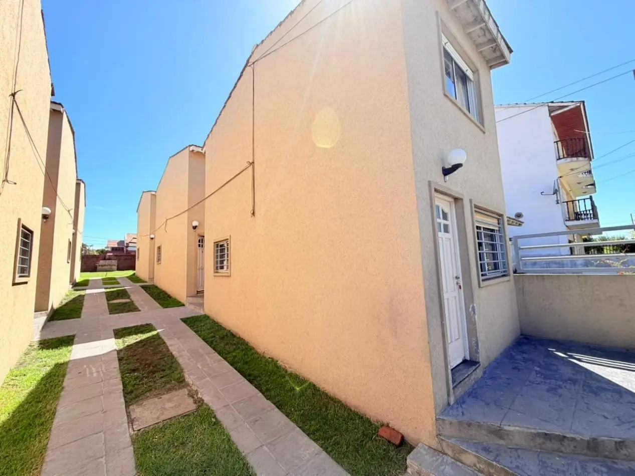 Duplex 3 ambientes a metros del mar - Barrio Faro Norte 4