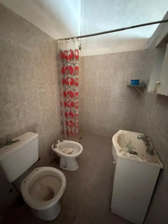 Inmueble en block con 4 unidades sobre amplio lote - Las Avenidas 4