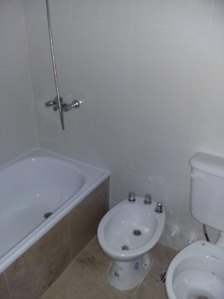 Foto de Departamento de 1 ambiente divisible con cochera y baulera - Zona HPC, imagen 4