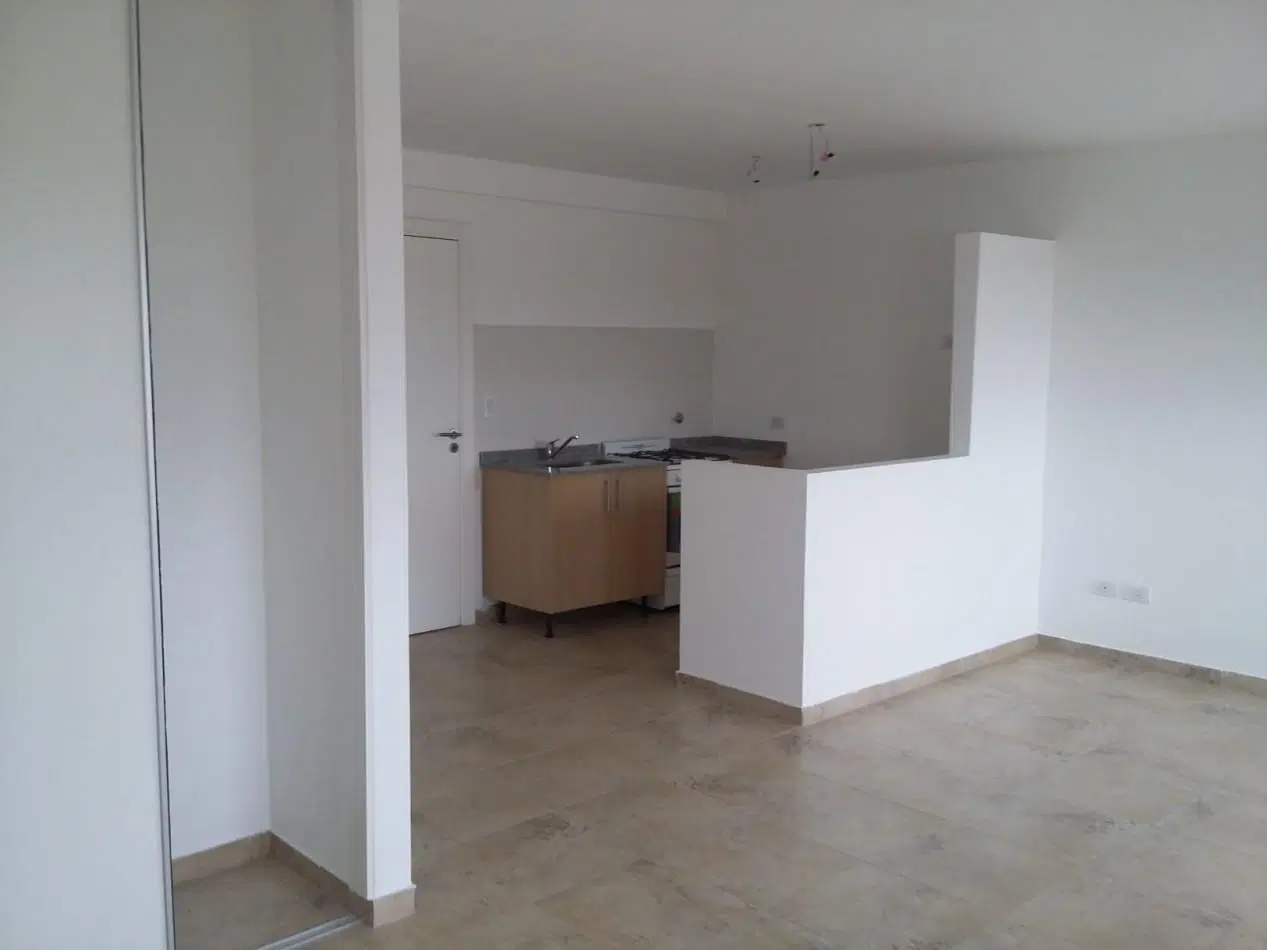 Departamento de 1 ambiente divisible con cochera y baulera - Zona HPC 2