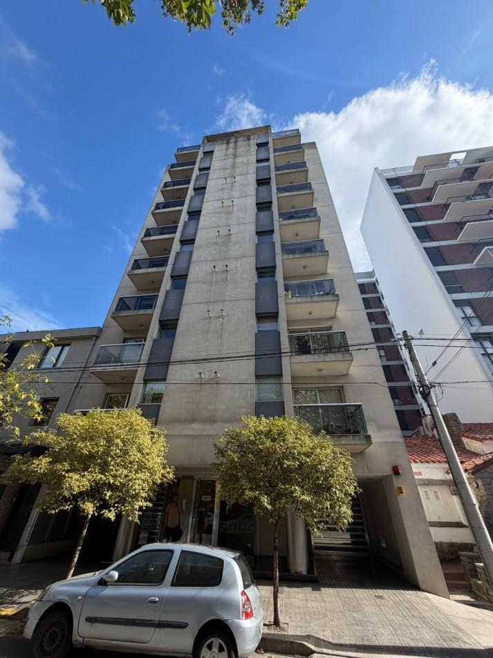Foto de Departamento 3 ambientes con cochera - zona macrocentro., imagen 2