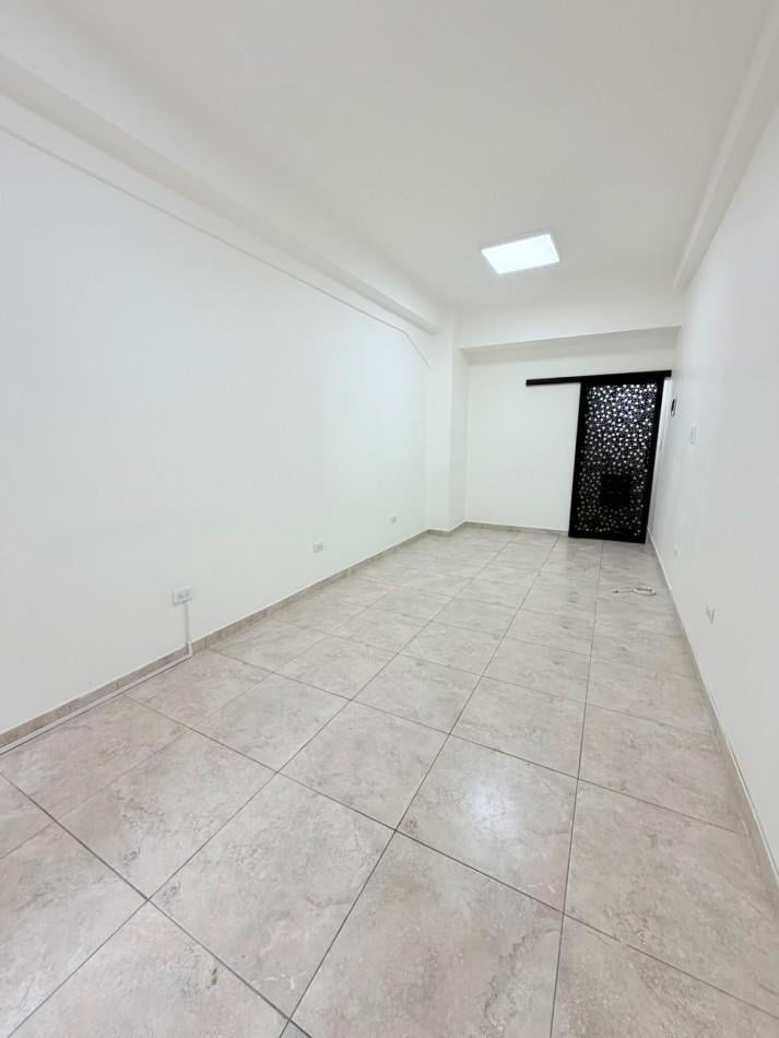 Foto de Local a la calle - Macrocentro - Alquiler 24 meses - Mar del Plata, imagen 3