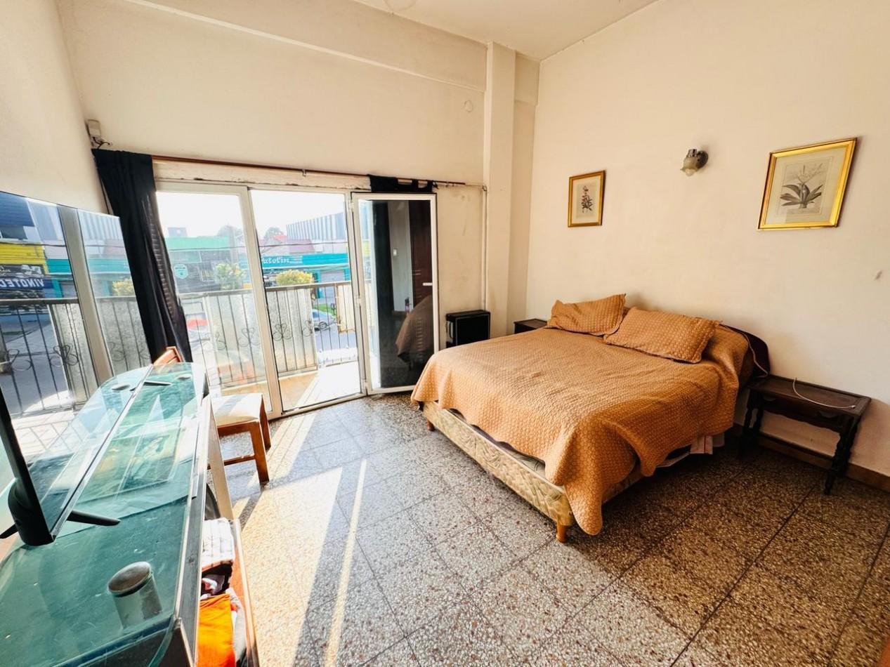 Foto de Departamento de 3 amb al frente con balcon - Av 39 y Juramento - Apto, imagen 1