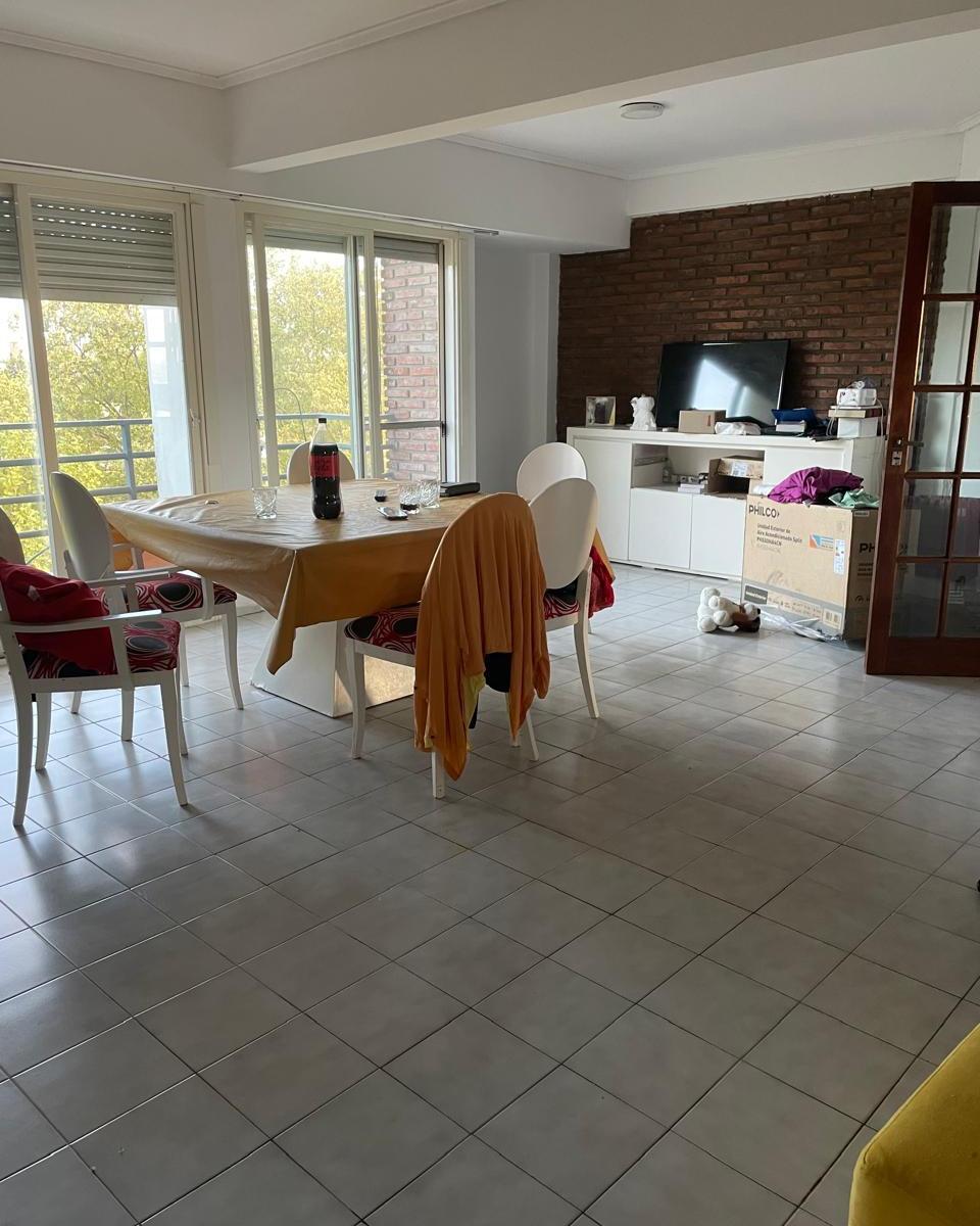 Venta. Piso. 4 Amb. Coch. Bernal O. 5