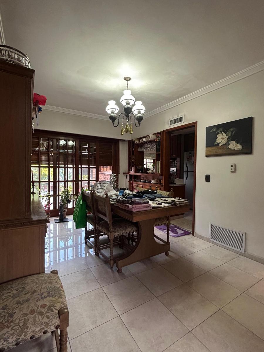CHALET EN VENTA - QUILMES O.