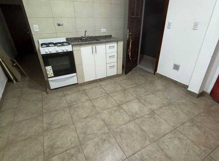 ALQUILER .  DEPTO. EN PH. PLANTA BAJA - QUILMES O. 4