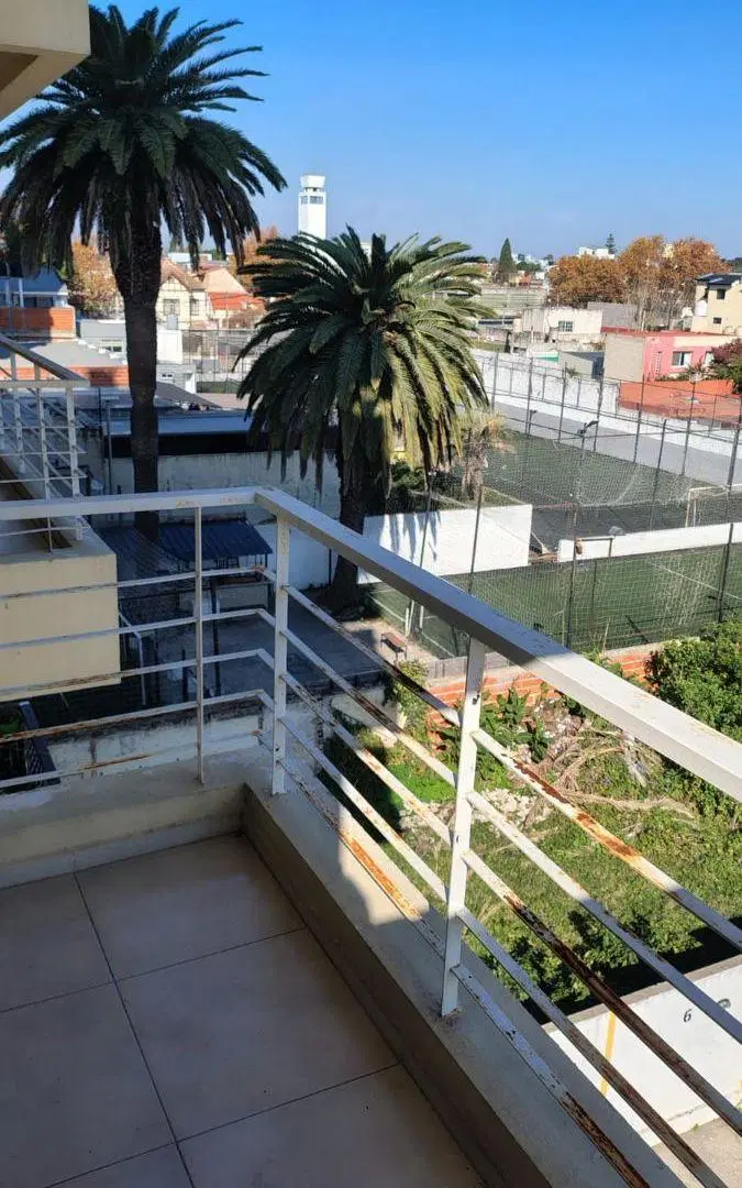 Mono-Ambiente de 25 m² con balcón en sexto piso en alquiler en Quilmes 5