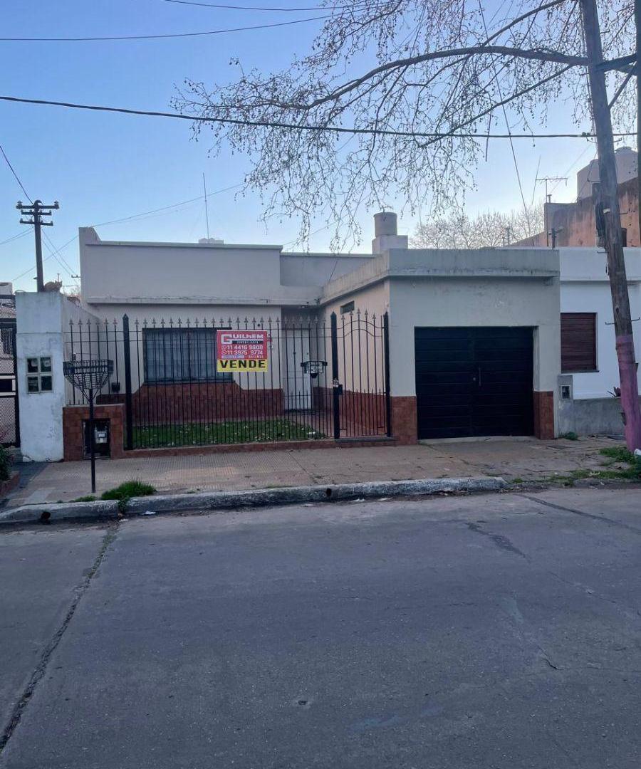 Foto de Casa de 3 ambientes con garage y patio en venta | Gran Ubicacion, imagen 1
