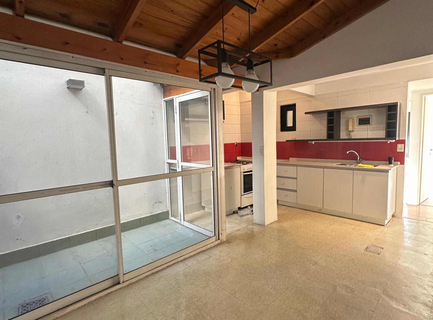 Foto de VENDE - 3 Ambientes C/ Espacio Guardacoches - Zona Cabildo 3000 -, imagen 4