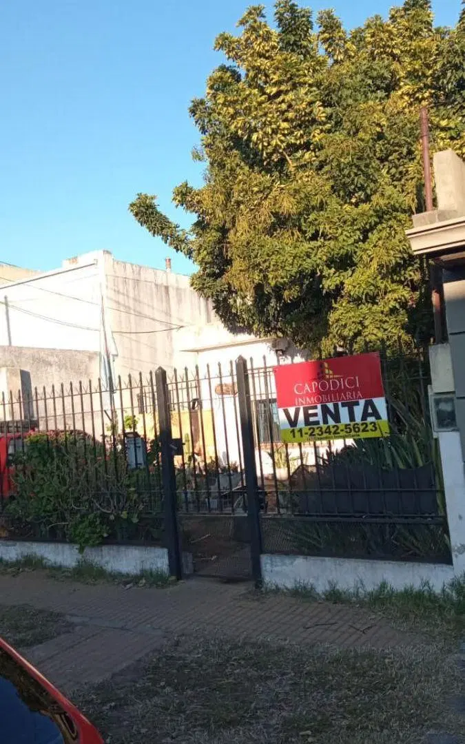 VENTA de casa en Berazategui 2