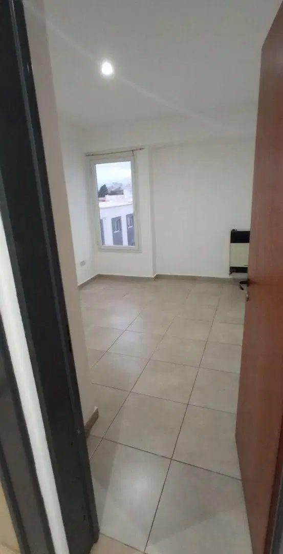ALQUILER de departamento de dos amb con cochera cubierta. 5