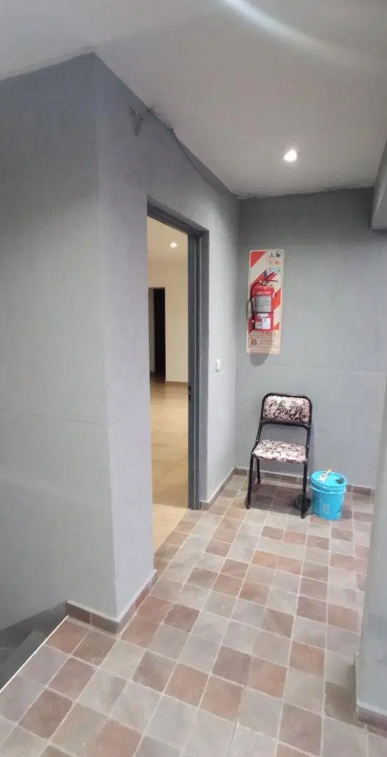 ALQUILER de departamento de dos amb con cochera cubierta. 8