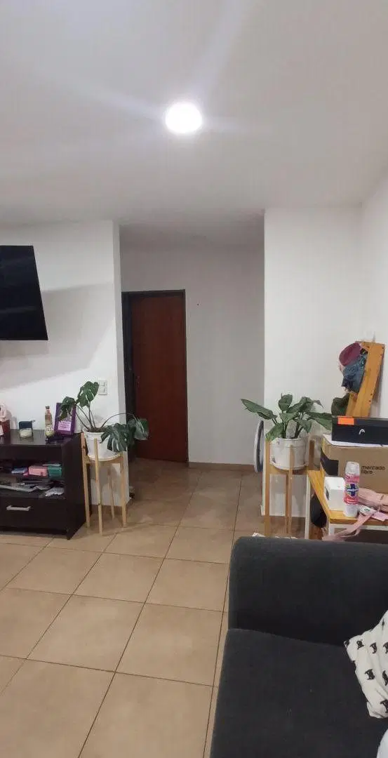 VENTA, 2 amb, calle 134 entre 13 y Av. 14 de Berazategui 2
