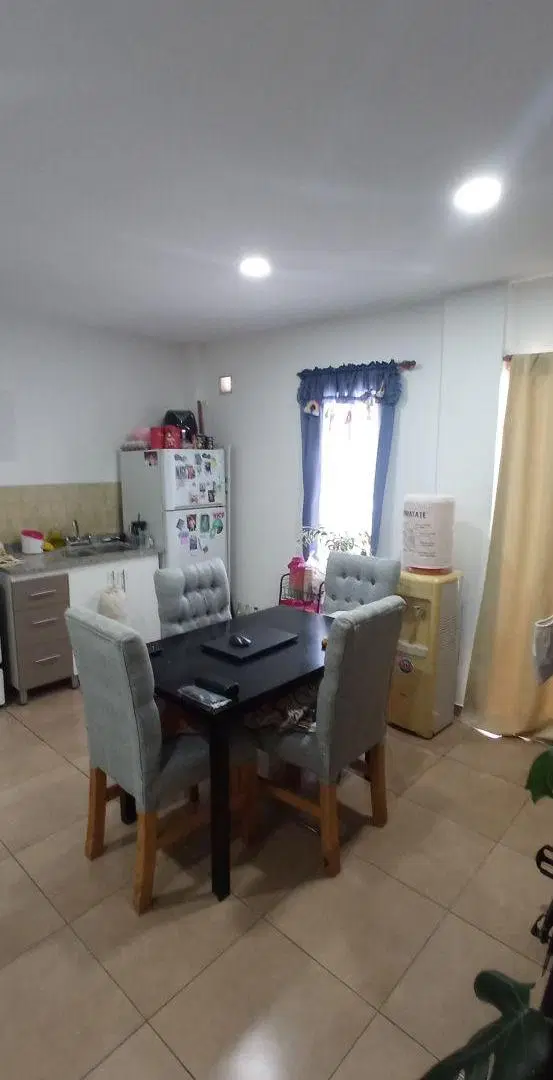 VENTA, 2 amb, calle 134 entre 13 y Av. 14 de Berazategui 8