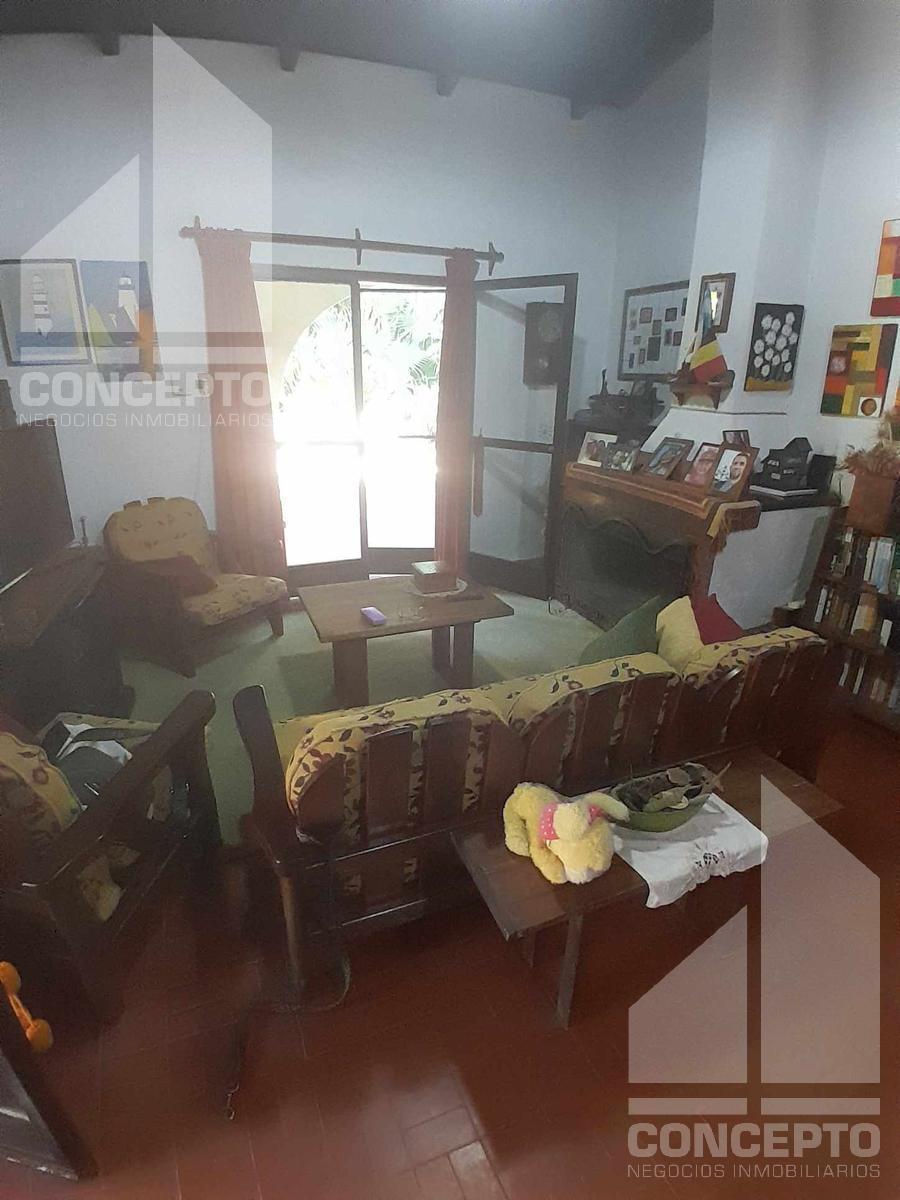 Casa 2 Dorm. y Pileta 5
