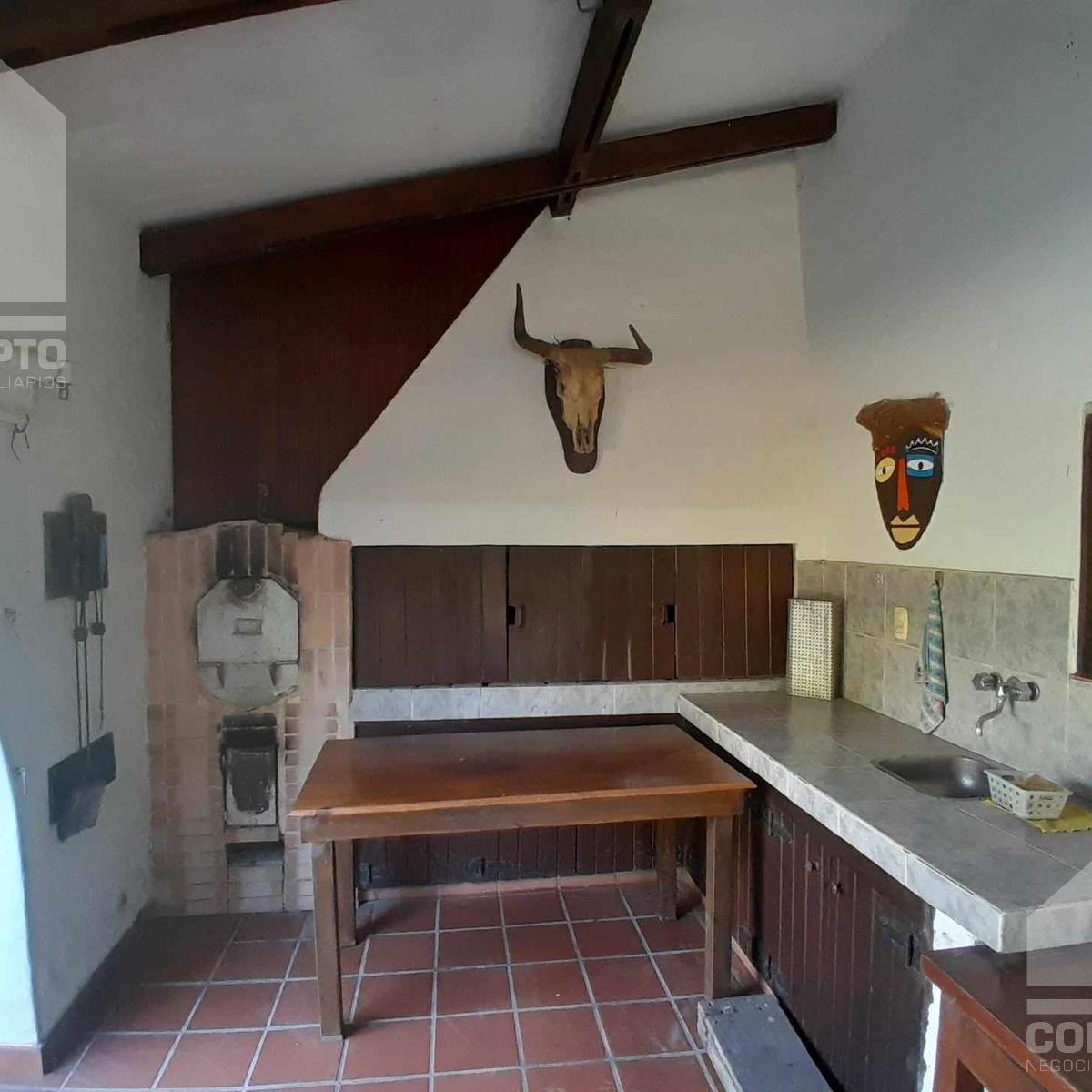 Casa 2 Dorm. y Pileta 4