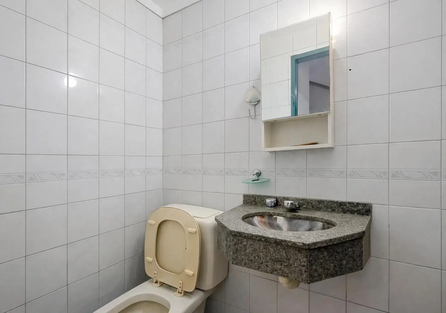 Alquiler en Moron, Calle Sarratea, duplex 4 ambientes. 4