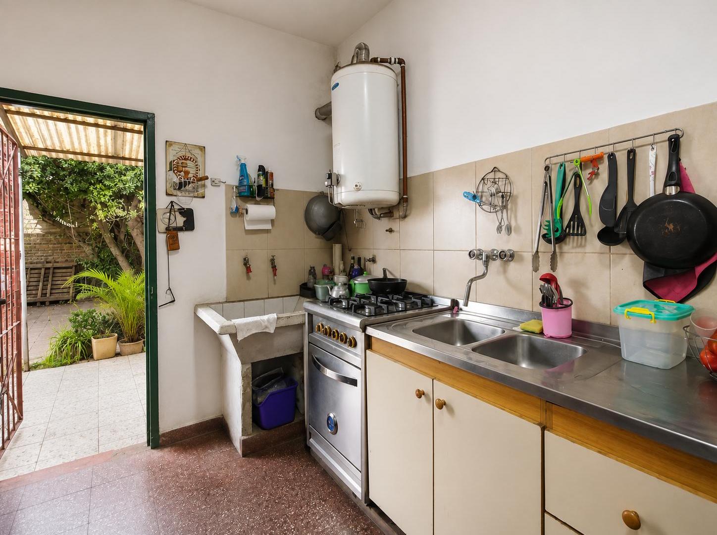 Foto de Venta Castelar, CASA lote propio, de 3 ambientes, oportunidad!!!, imagen 1