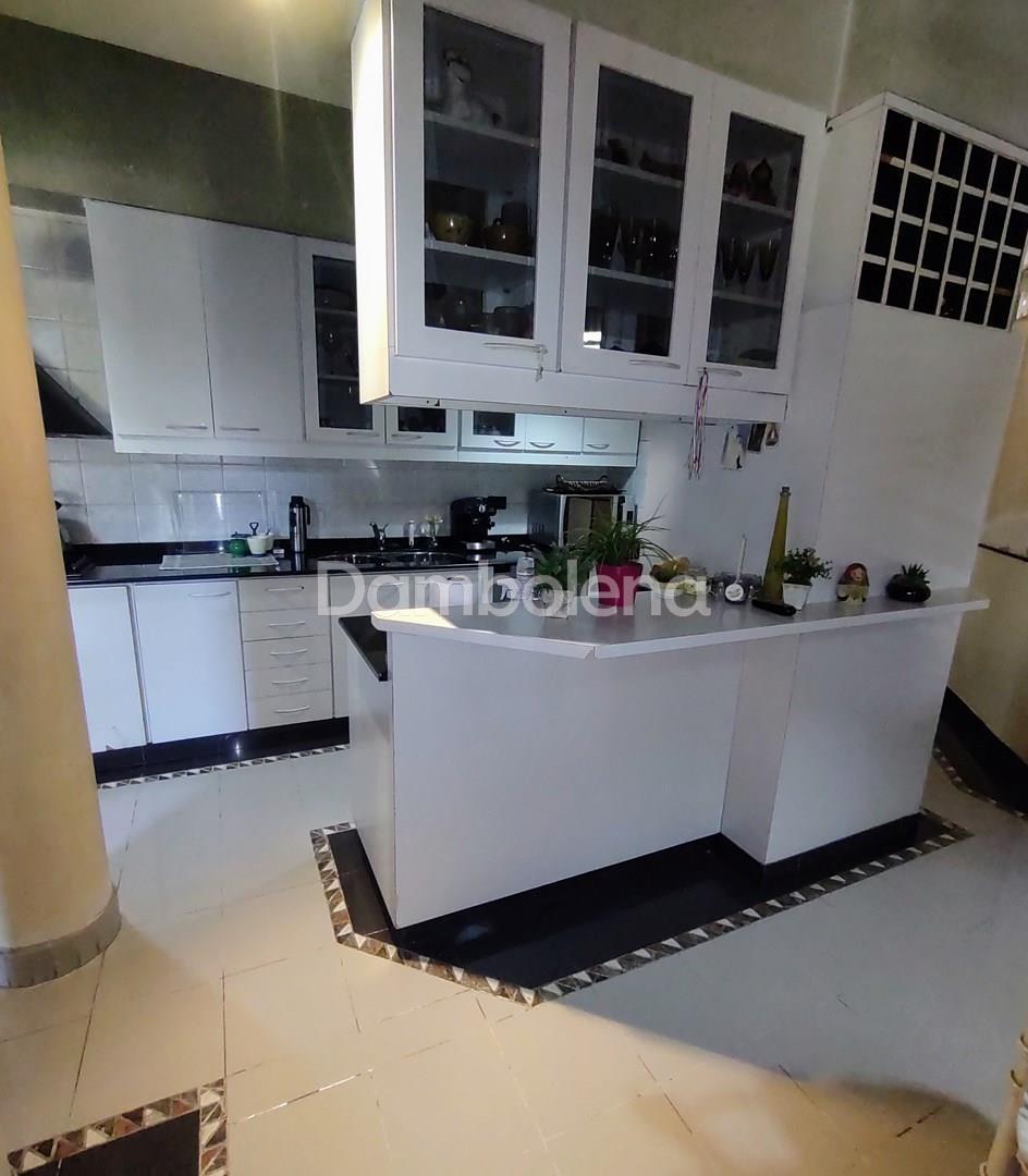 Casa en Venta en Merlo, G. B. a. Zona Oeste, Argentina 1