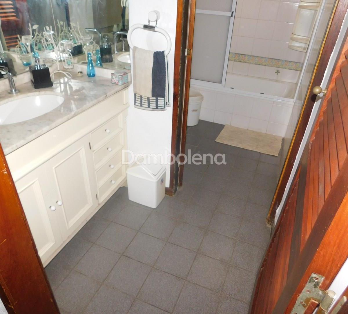 Casa en Venta en Hurlingham, G. B. a. Zona Oeste 4