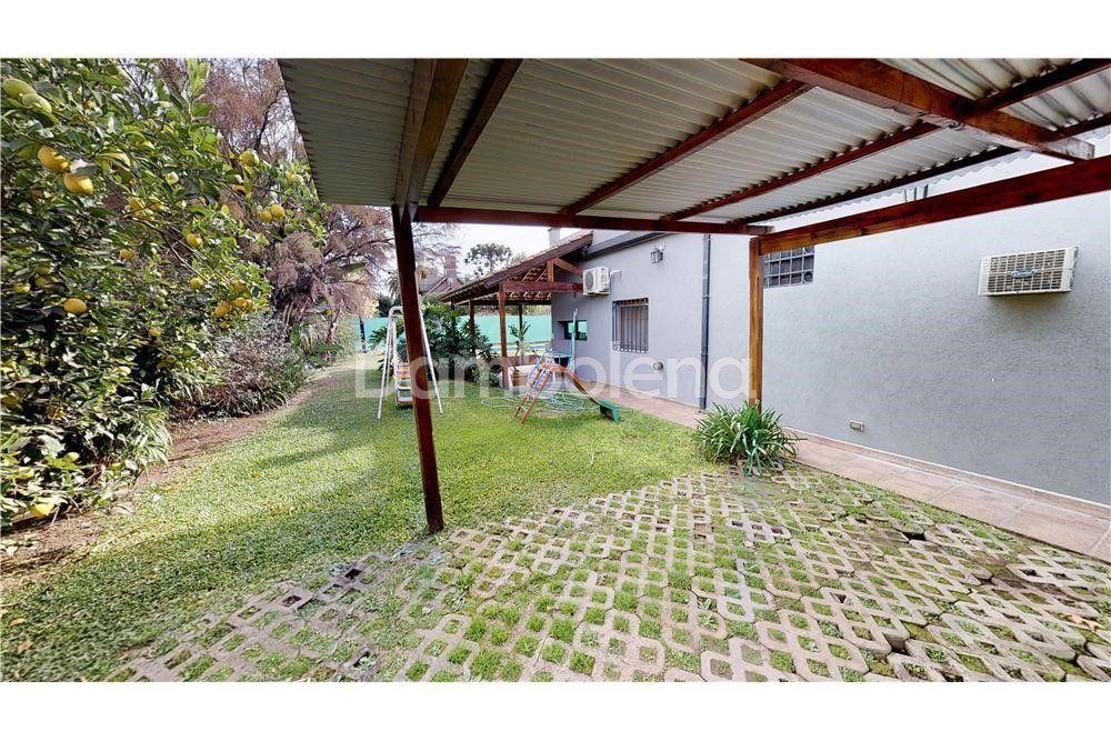 Casa en Venta en Moreno 4
