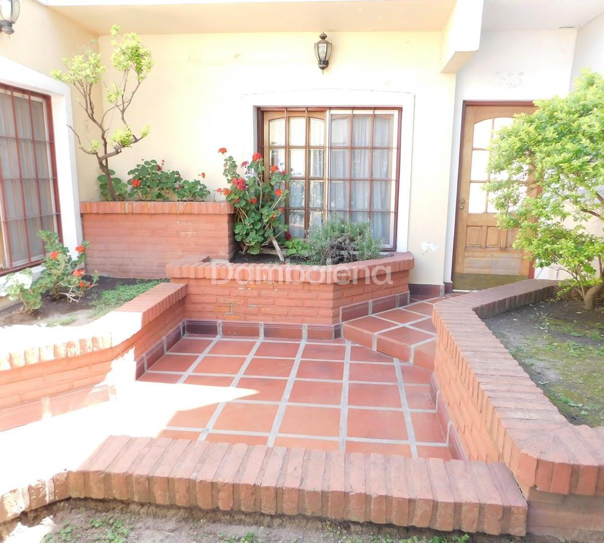 Casa en Venta en Merlo, G. B. a. Zona Oeste, Argentina 2