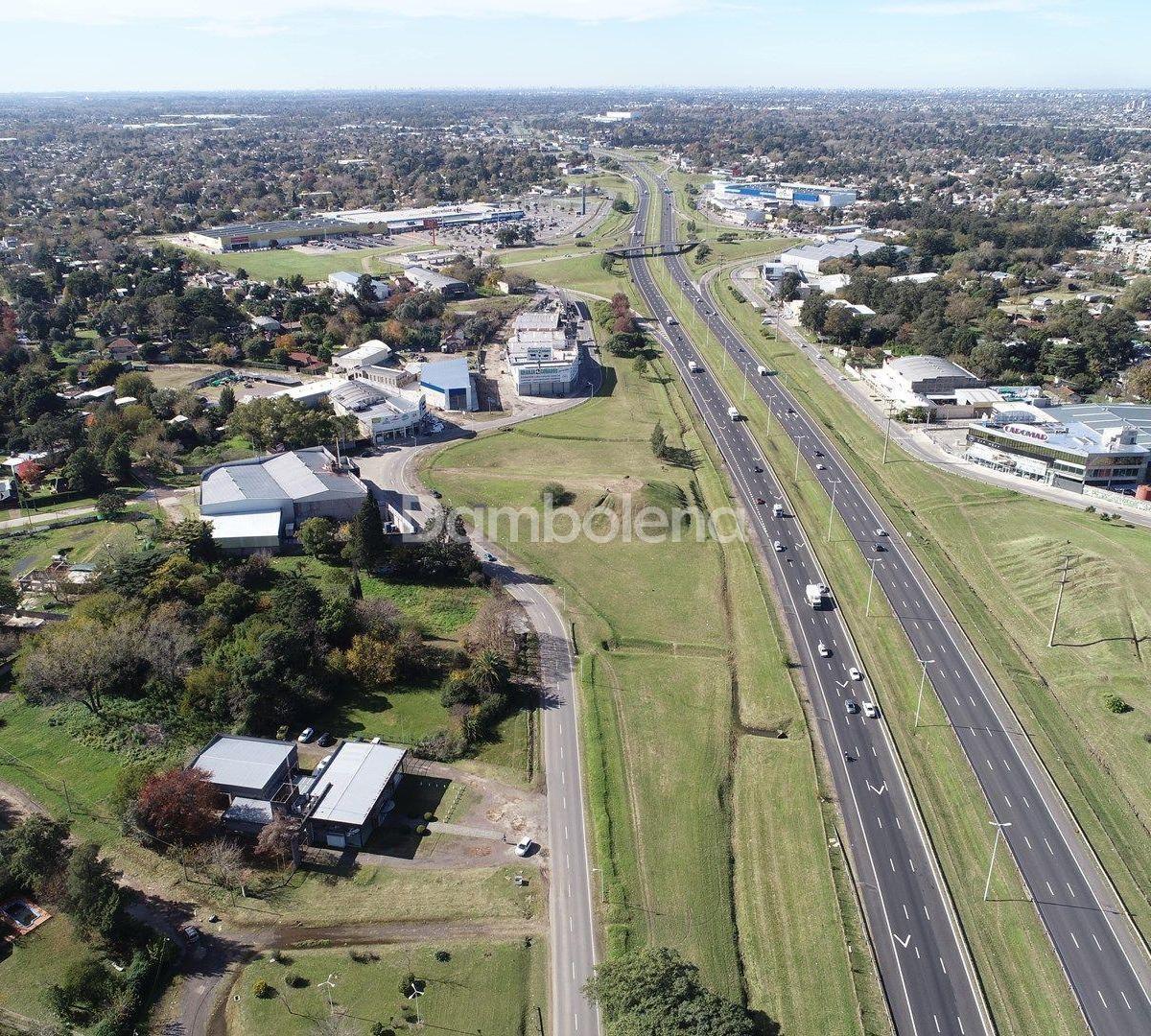 Depósito Galpón en Venta o Permuta Sobre Colectora Norte Acceso Oeste Moreno, Moreno 2