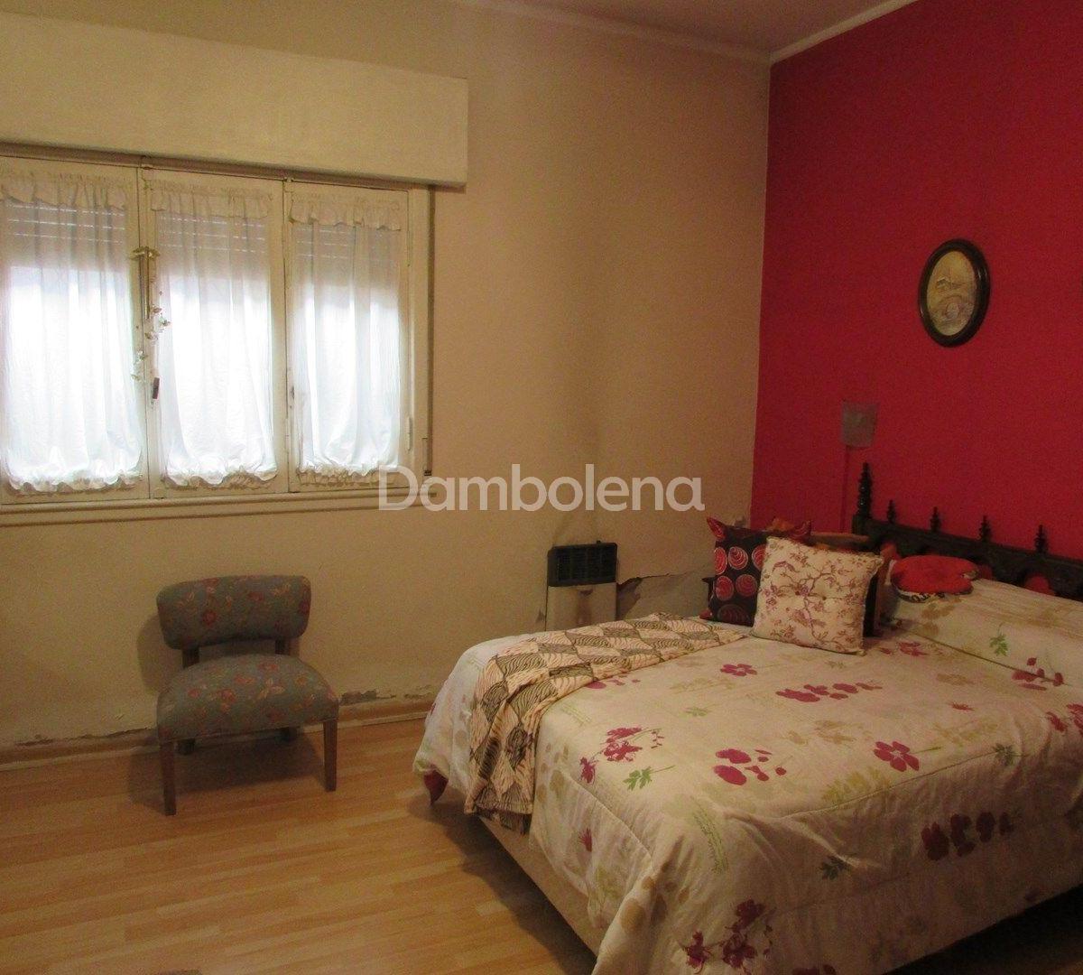 Casa Chalet en Venta ubicado en Castelar, Morón, G.B.A. Zona Oeste