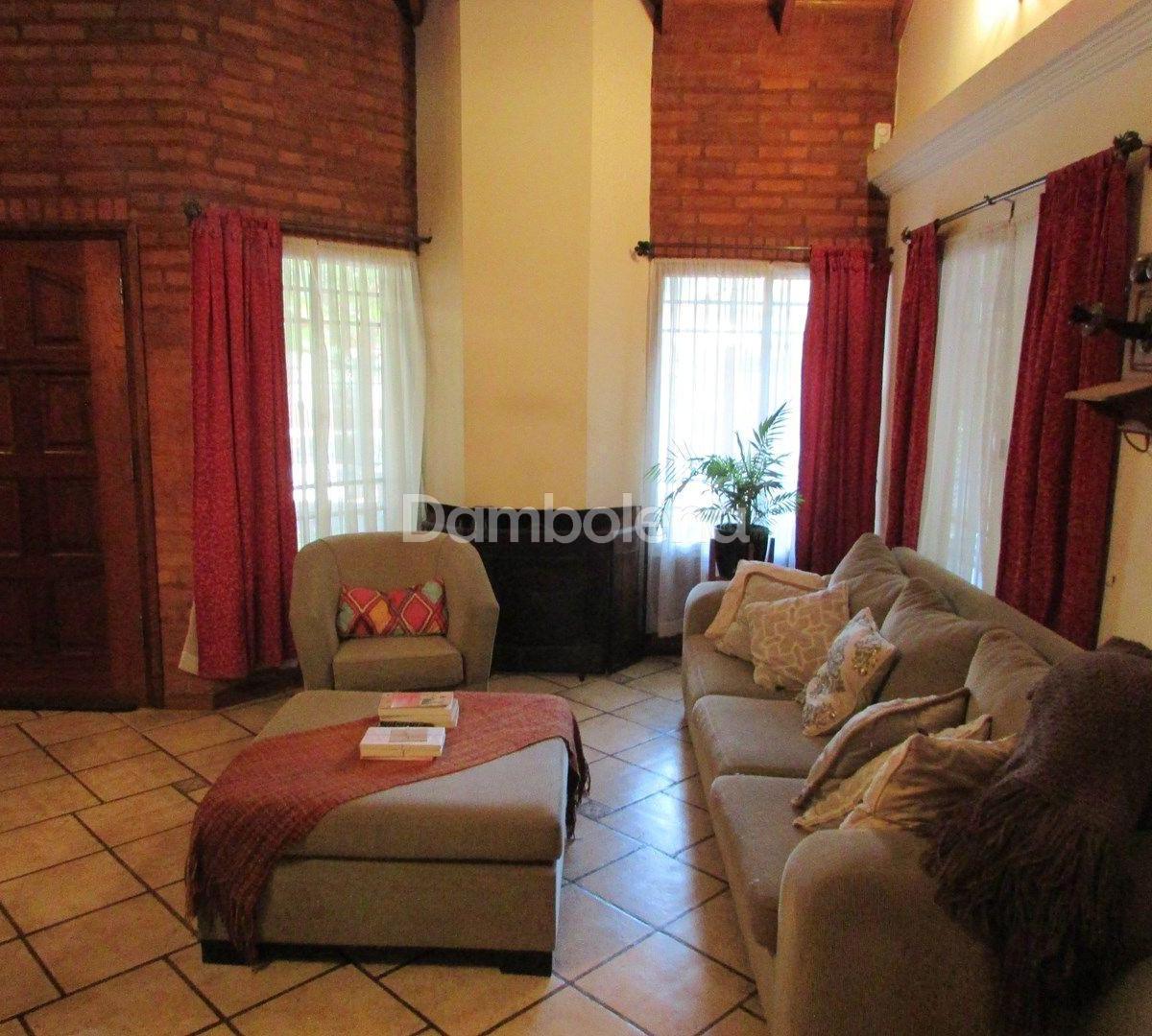 Casa Chalet en Venta Ubicado en Moreno, G. B. a. Zona Oeste, Argentina 2