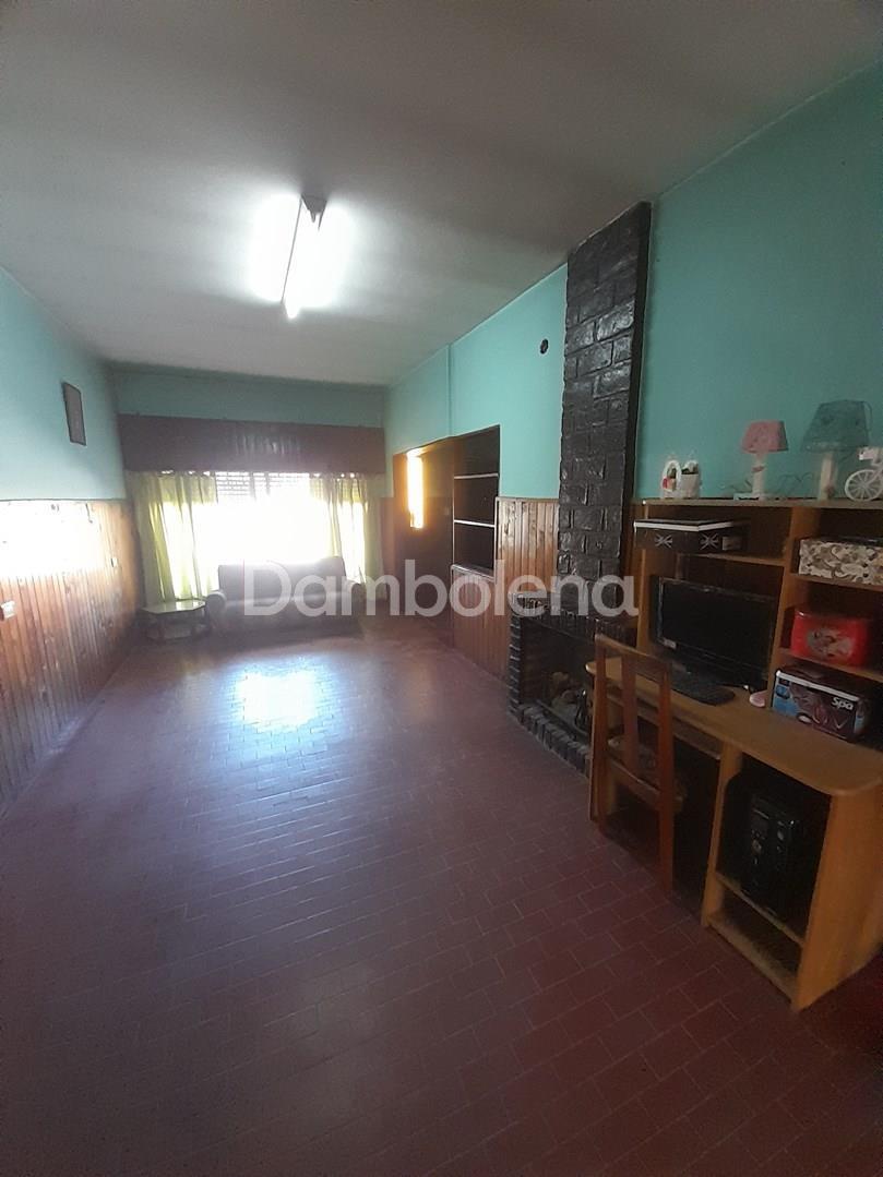 Casa Chalet en Venta en Moreno, G. B. a. Zona Oeste, Argentina 1