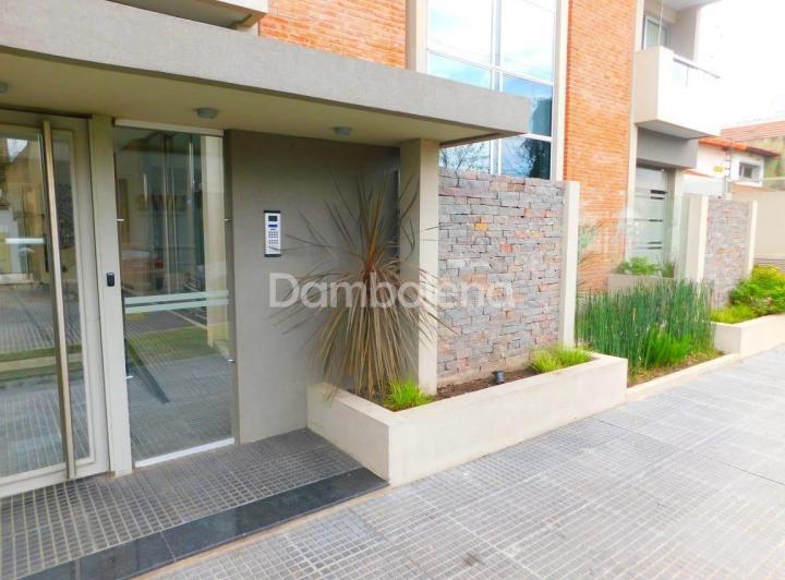 Departamento  en Alquiler en Ituzaingó,  G.B.A. Zona Oeste 2