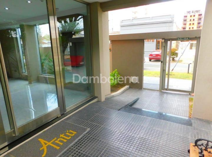 Departamento  en Alquiler en Ituzaingó,  G.B.A. Zona Oeste 3