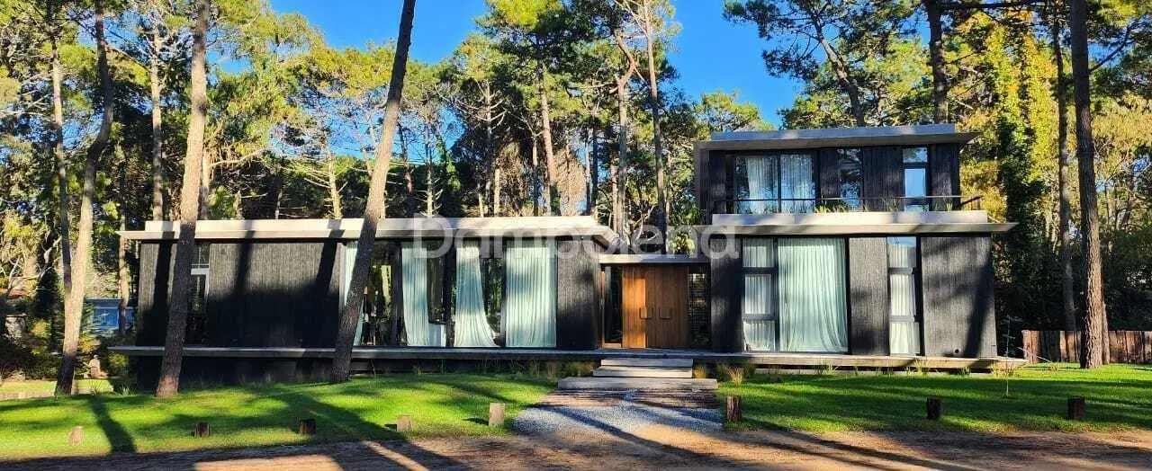 Casa en Venta en Carilo, Costa Atlántica, Buenos Aires 1