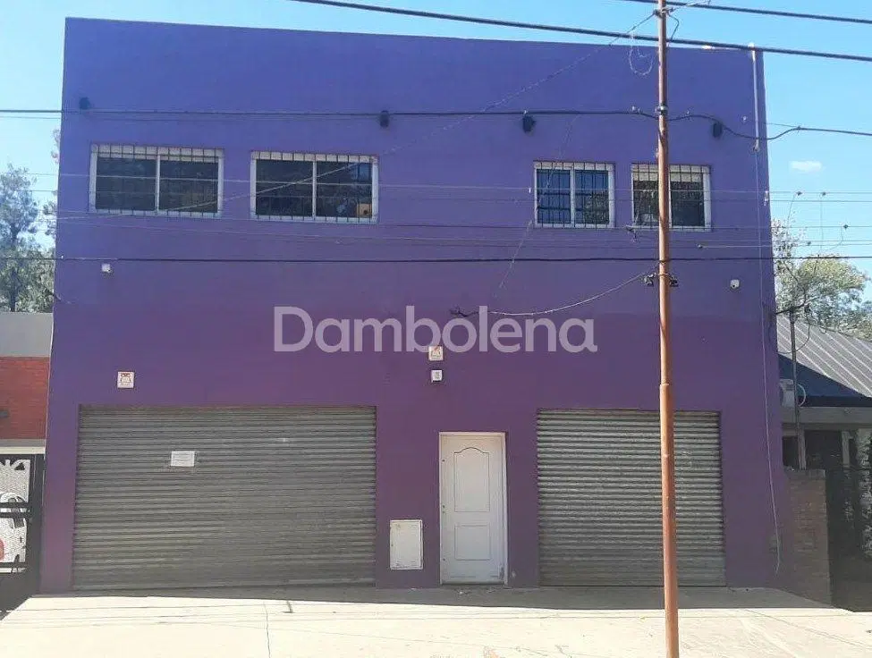 Local  en Venta  Luján 4