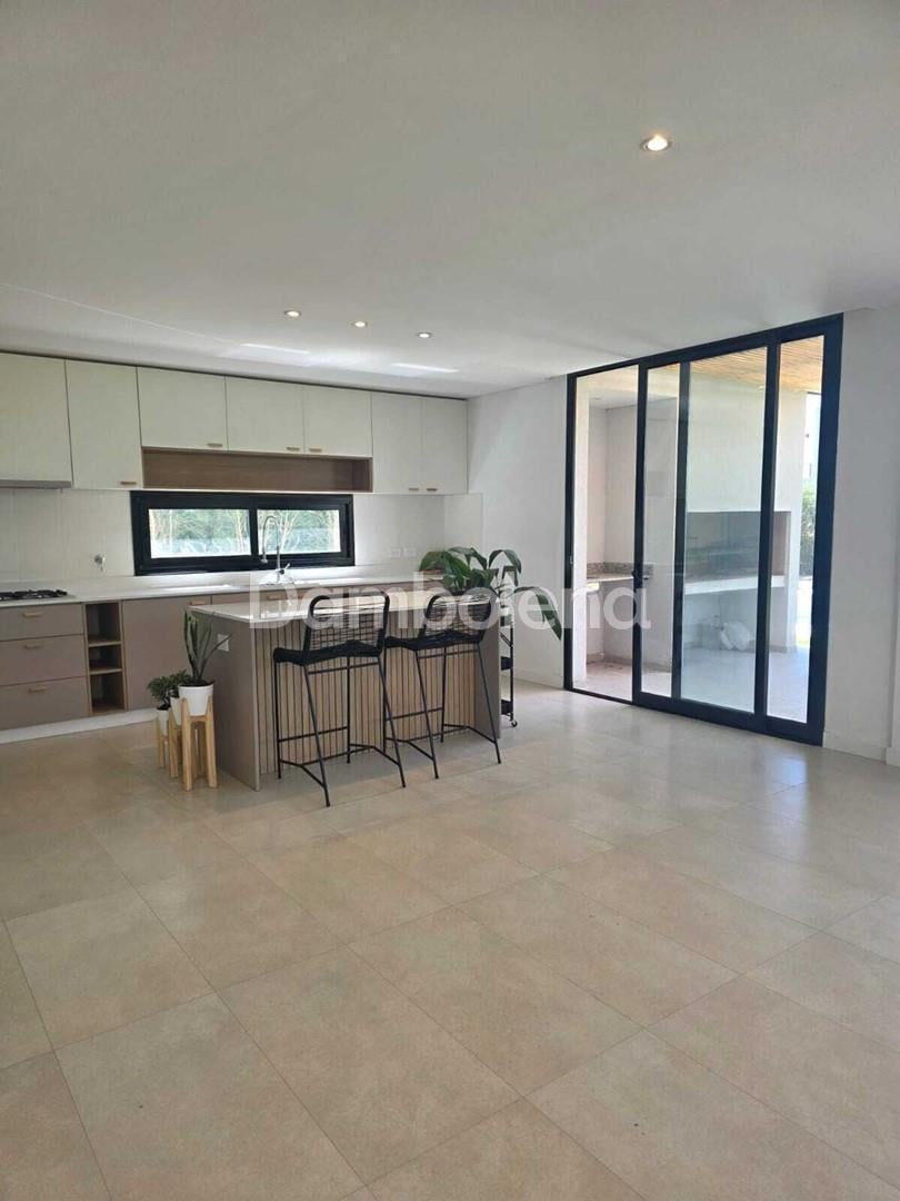 Foto de Casa en Venta en Carpinchos, Nordelta, Tigre, imagen 2