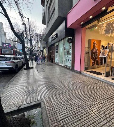 Foto de Local comercial 200 m en alquiler sobre JOSE M MORENO Y RIVADAVIA, imagen 5