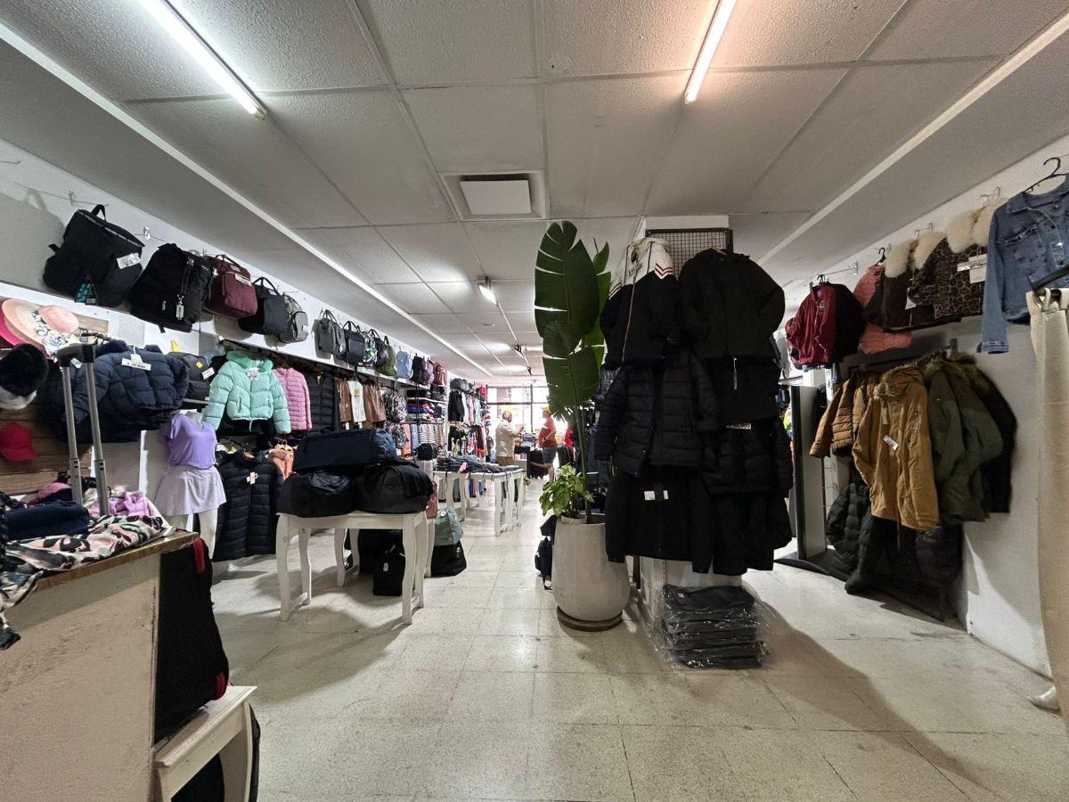Foto de Excelente local comercial en alquiler en Av. Santa Fe 1200, imagen 3
