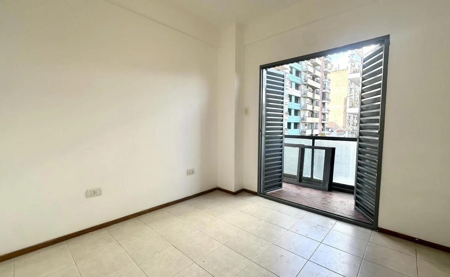 Departamento en zona rio de 1 dormitorio con dos balcones 2