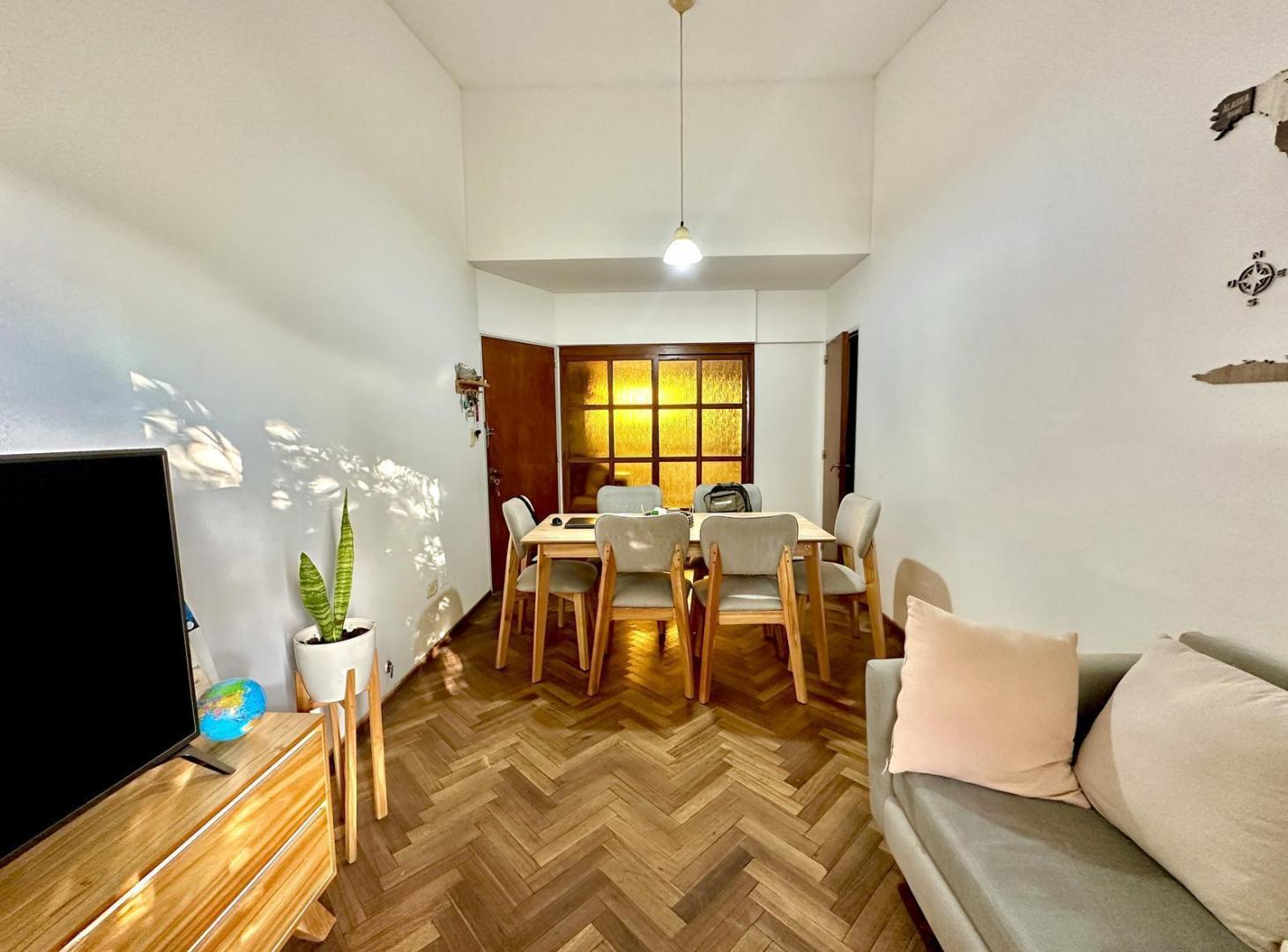 Foto de Departamento de 2 dormitorios con cocina independiente y a 1 cuadra de, imagen 1
