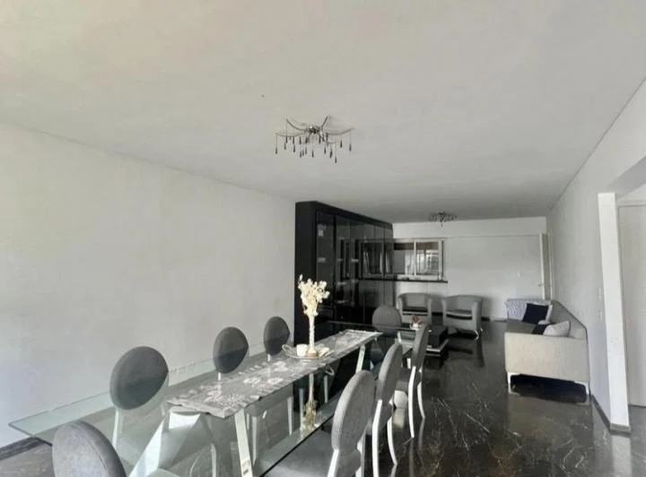 Increible 4 ambientes con cochera sobre Av Libertador 2400 2