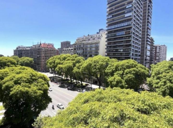 Increible 4 ambientes con cochera sobre Av Libertador 2400 3