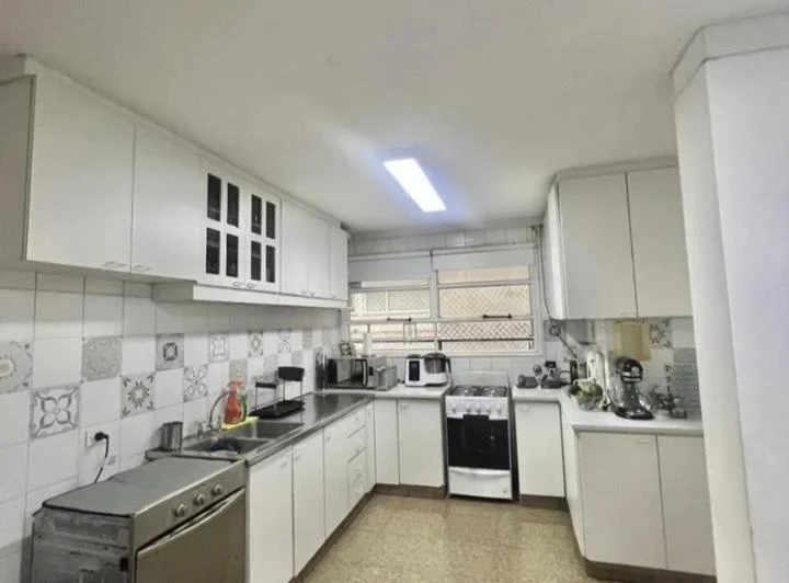 Increible 4 ambientes con cochera sobre Av Libertador 2400 4