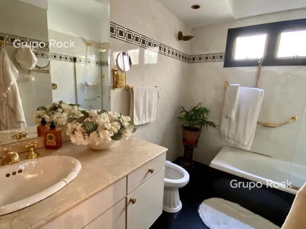 3 Suites, Terraza, Cochera 5