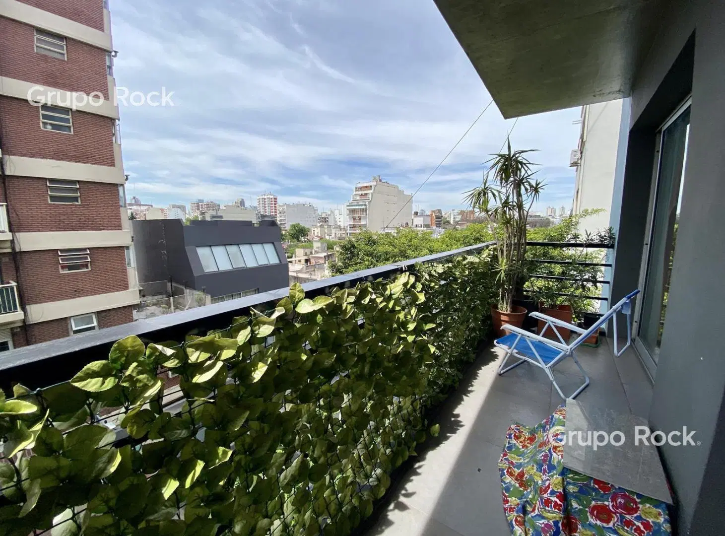 Amplio Monoambiente Balcón al frente 3
