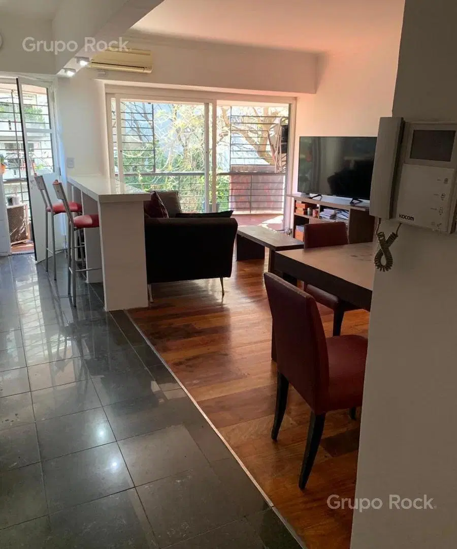 Piso de 4 amb mas dependencia con cochera sobre Boulevard Chenault! 2