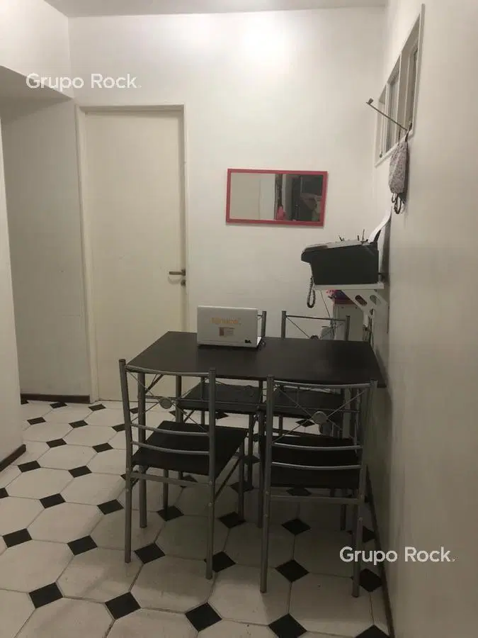 Piso de 4 amb mas dependencia con cochera sobre Boulevard Chenault! 5