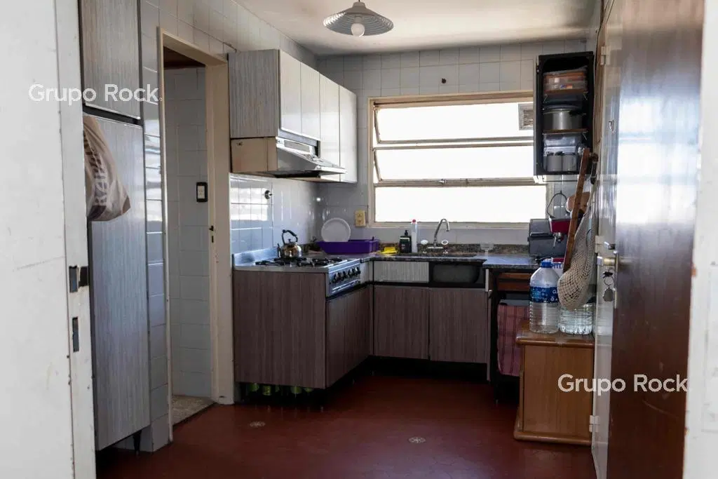 Tres ambientes mas dependencia en Caballito! 5
