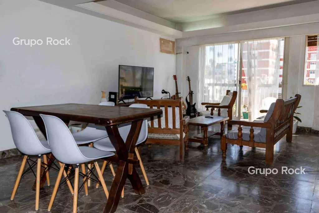 Tres ambientes mas dependencia en Caballito! 4